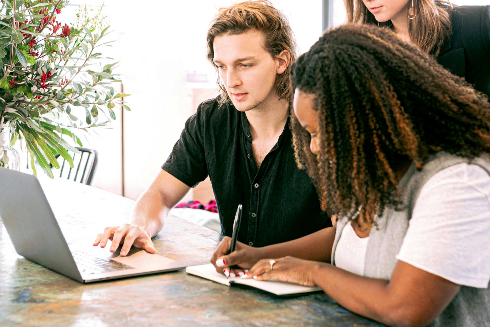Waarom kiezen voor een online marketing bureau?